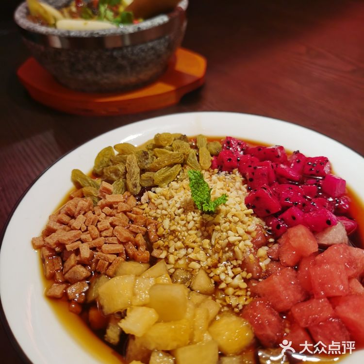 好吃实惠，扶墙而出的新晋川菜馆