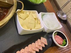 -沸炉重庆老火锅(军事博物馆店)