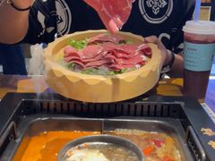 -老牌坊云南鱼豆花火锅(哈西万达店)