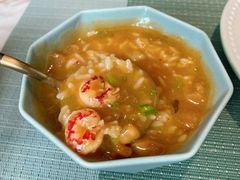 招牌小龙虾红汤泡饭-蜜桃花开·中西融合菜E&W(南长街店)