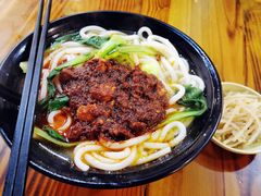 -丽虹云南过桥米线(兴工街店)