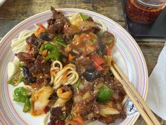 -歹歹的加个面过油肉拌面