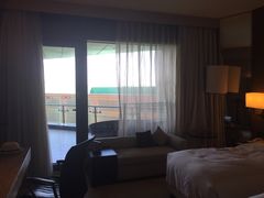 -上海滴水湖皇冠假日酒店