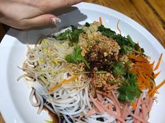 老滇凉米线-老滇山寨•云南特色菜•地方菜•民族风情歌舞表演(金碧店)