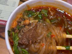 -郎吞虎咽酸辣粉(第一桥店)