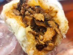 麻辣香菇鸡丁包-老陶包子铺(南大西南村店)