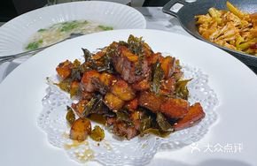 Tea-Scented Braised Pork