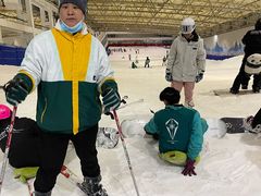 -乔波室内滑雪场