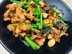 紫苏炒牛蛙-聚味瞿记·龙虾堂(咸嘉湖店)