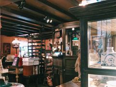 靠窗位-古董花园(思南路42弄小区店)