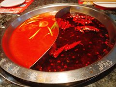 招牌九宫格牛油锅-井格重庆火锅(临平银泰城店)