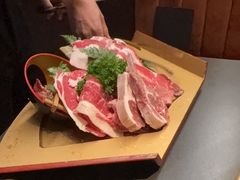 -铭牛烧肉·和牛海鲜自助(高新月牙湖店)