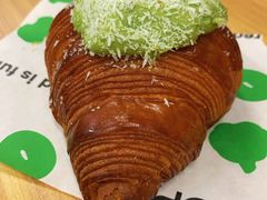 斑斓椰汁糯米可颂-PAOPAO Bakery&Café(港汇店)