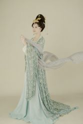 -盘子女人坊古装写真摄影(厦门总店)