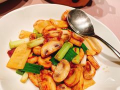 蘑菇炒冬笋-新荣记(南京西路店)