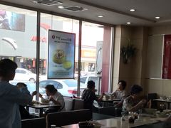 大堂-李先生牛肉面大王(营口大润发店)