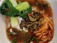 酸菜笋丝米粉-双燕楼·手工馄饨·汤面小吃(世纪汇店)