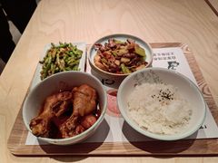 -老乡鸡(上海白玉兰广场店)