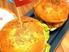 -必胜客(东大桥店)