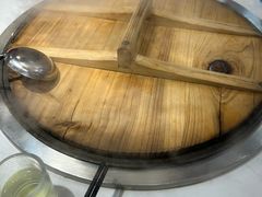 -鲁员外地锅鸡地锅鱼(古墩路店)
