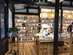 -猫的天空之城概念书店(杭州南宋御街店)