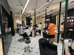 -HAIR CORNER