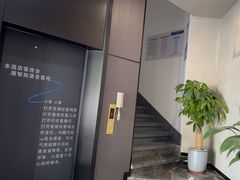 -丽辰酒店(深圳翻身地铁站店)