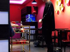 -虾弄弄海派小龙虾·牛羊蝎子火锅