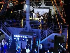 -黄浦江游览十六铺3号码头网红自助餐