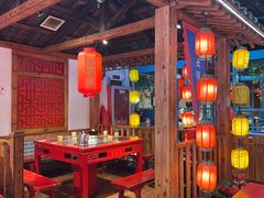 -宽板凳老灶火锅(台湾街店)