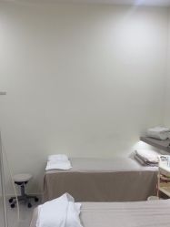 -苗方清颜专业祛痘·皮肤管理