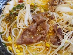 酸汤肥牛米线-鸭味先老鸭粉丝馆(瑞金路二号四号小区店)
