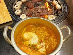 -马路牙子烧烤音乐酒馆(望京店)