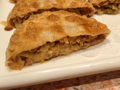 酸菜猪肉馅饼-红樱桃·欢乐餐厅(太原里店)