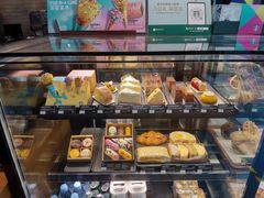面包甜点陈列柜-星巴克(洛阳中州万达广场店)