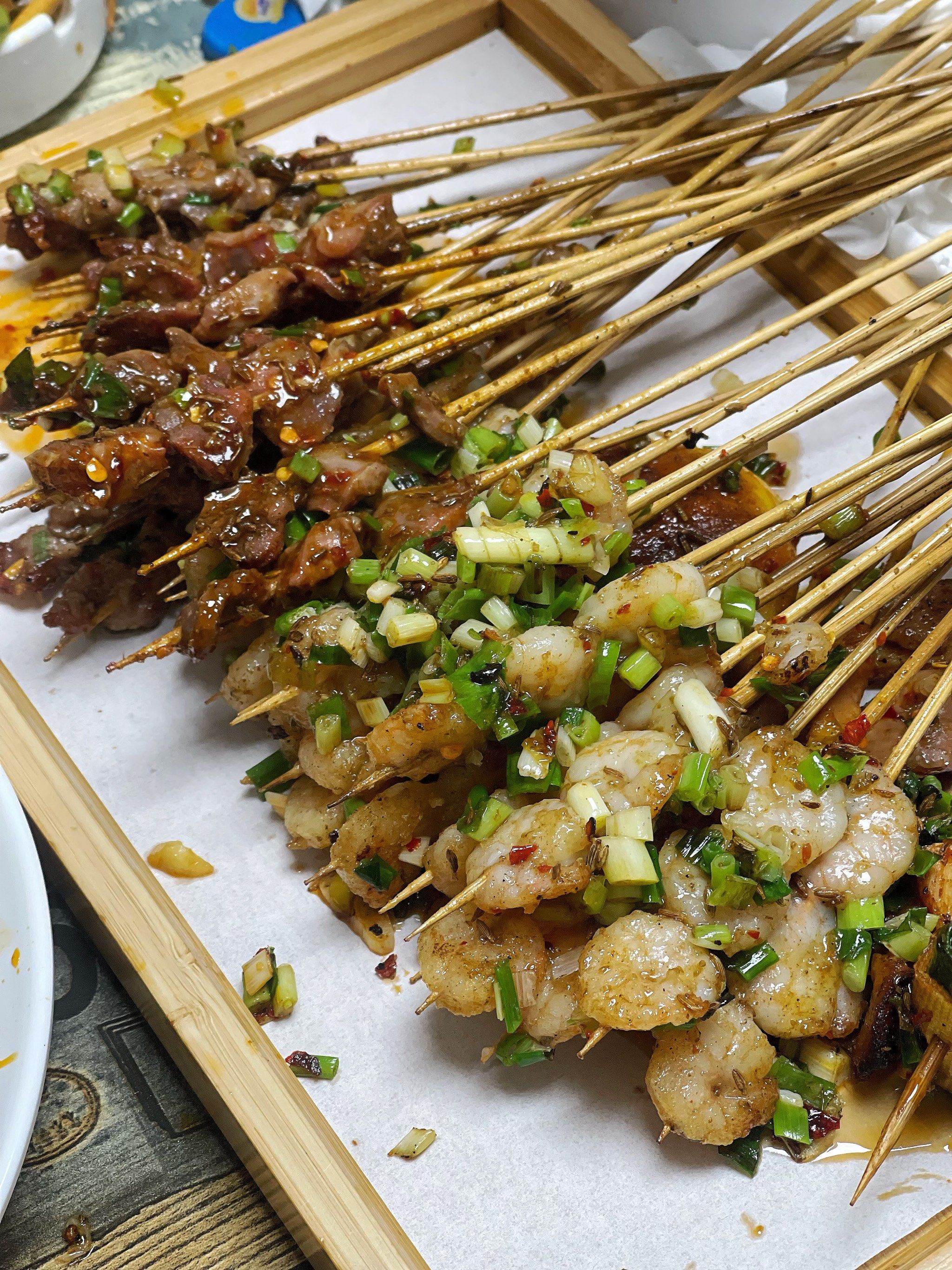 推荐
铁板牛肉 铁板肥肠
铁板羊肉串 铁板虾仁
鸡胗腰花嘎巴虾