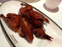 玻璃脆皮乳鸽-兴粤匯香港茶餐厅(宝山日月光店)