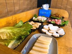 -冰冰龙虾·江湖菜·花园江景餐厅