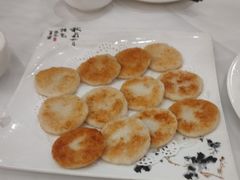 香煎墨鱼饼-东江渔村(皇悦店)