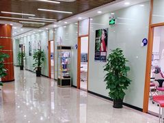-茂菊口腔连锁(浦东南路店)
