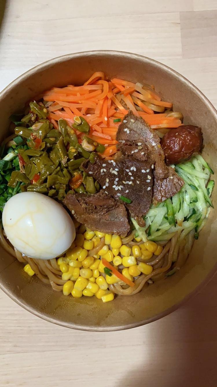 因为从来不敢对外卖的面条报希望,但是这家店的面刷新的我对外卖面条