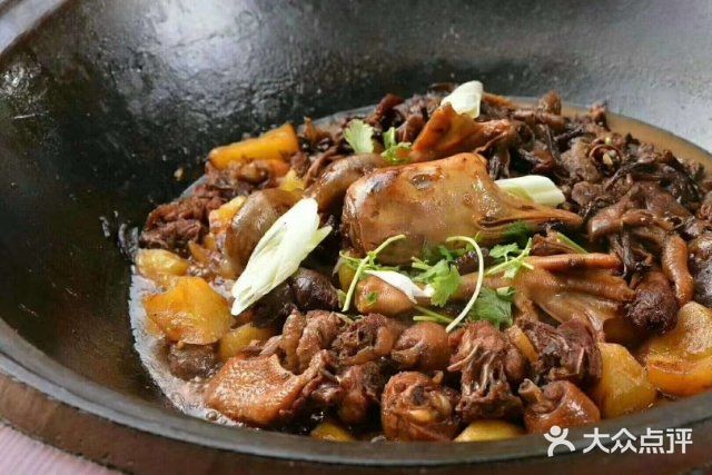 店小二铁锅炖(光华街店)