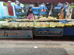 -老东镇啤酒屋海鲜加工·蒸汽海鲜·海鲜烧烤(台东店)