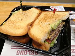 -The Habit Burger Grill 哈比特汉堡(爱琴海店)