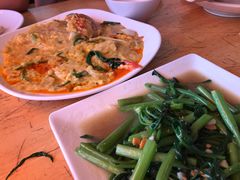 -J Daeng Seafood