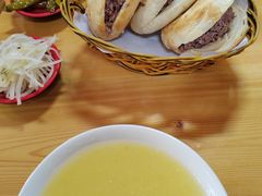 -闫家驴肉火烧(五四店)