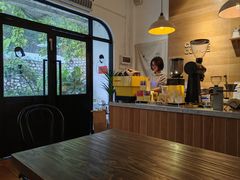 -彳亍咖啡·这里(水湾路店)