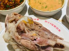 -三人行骨头王火锅(长寿店)
