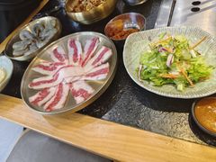 -臻牛烤肉