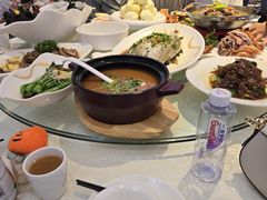 -鞍山大白鲨美食酒店